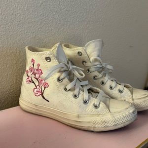 Limited edition cherry blosson converse drop